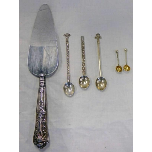 211 - SILVER HANDLED CAKE KNIFE, PAIR OF SALT SPOONS & 3 WHITE METAL CRESTED SPOONS