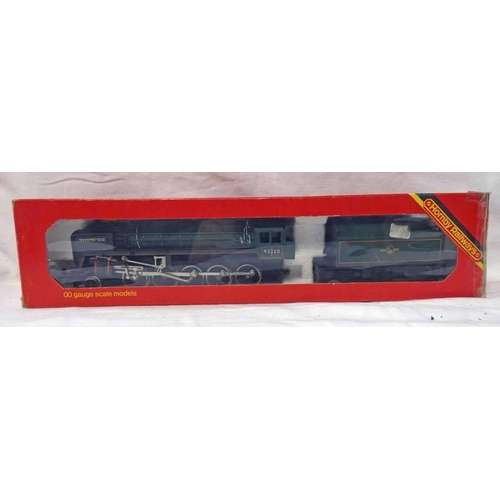 2132 - HORNBY R065 00 GAUGE 2-10-0 BR GREEN 92220 'EVENING STAR' STEAM LOCOMOTIVE & TENDER. BOXED