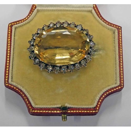 217 - LATE 19TH CENTURY OR EARLY 20TH CENTURY OVAL FACETED CITRINE & DIAMOND SET BROOCH - 3 CM WIDE IN A M... 