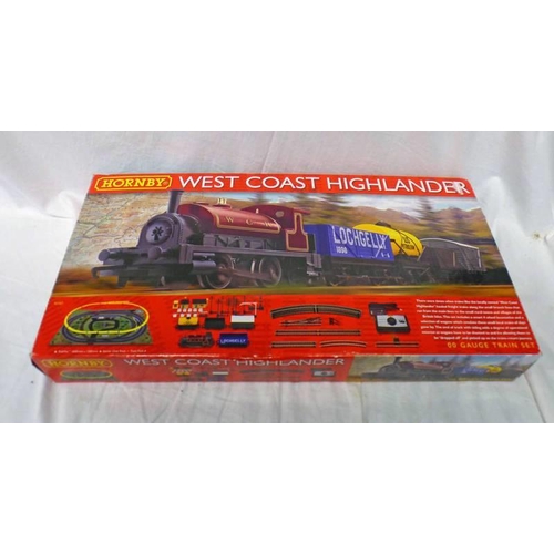 2277 - HORNBY R1157 00 GAUGE WEST COAST HIGHLANDER ELECTRIC TRAIN SET. BOXED