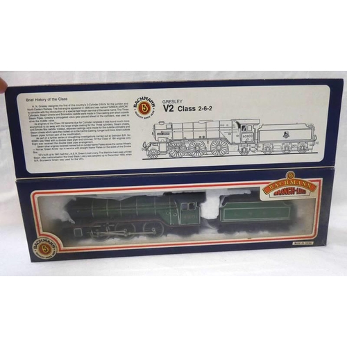 2295 - BACHMANN 31-555 00 GAUGE V2 L.N.E.R DARLINGTON GREEN 4801 STEAM LOCOMOTIVE & TENDER