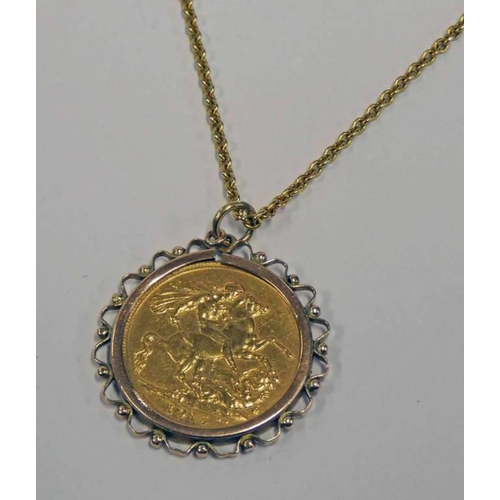 234 - 1915 SOVEREIGN PENDANT ON A FINE CHAIN - TOTAL WEIGHT 13.7G