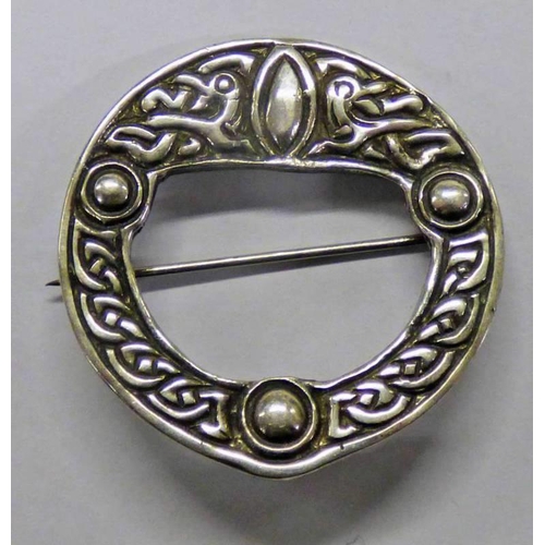 265 - SILVER PLAID BROOCH WITH CELTIC KNOT DECORATION, GLASGOW , 1953 - 3.7 CM WIDE