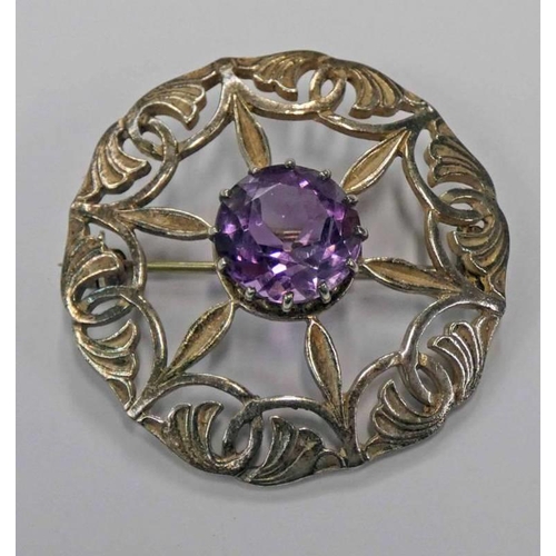 268 - IONA SILVER AMETHYST SET CIRCULAR BROOCH WITH PIERCED DECORATION BY JOHN HART, HALLMARKED EDINBURGH ... 