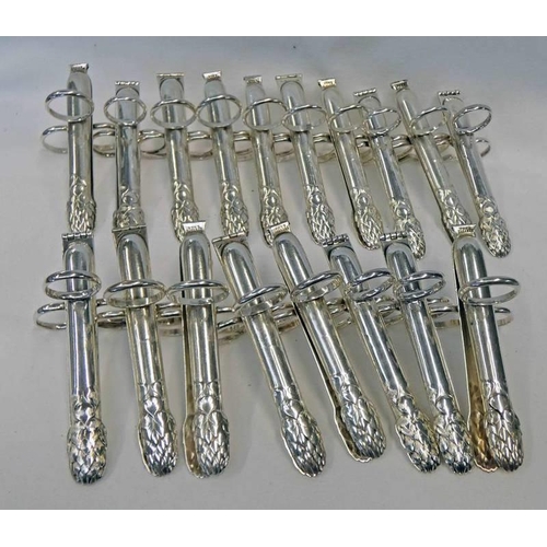 41 - SET OF 18 EARLY 20TH CENTURY ASPARAGUS EATING TONGS WITH ASPARAGUS TIP ENDS