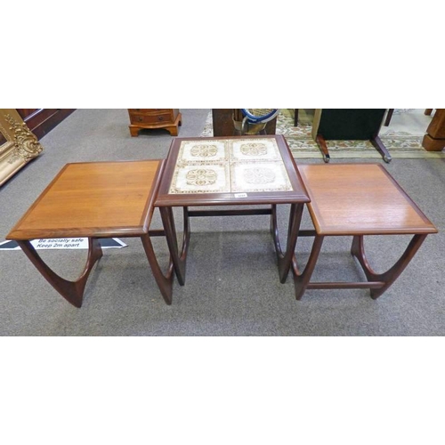 5044 - TEAK G PLAN NEST OF 3 TABLES WITH TILE TOP, LARGEST TOP 50 X 50 CM