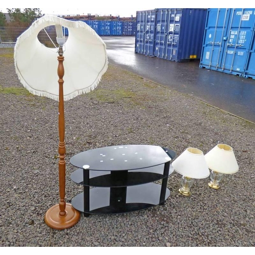 5069 - BLACK GLASS TELEVISION STAND. LENGTH 98 CM MAHOGANY HALL LAMP ON CIRCULAR BASE AND 2 GLASS AND METAL... 