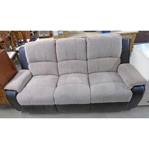 5076 - 3 SEATER RECLINING SETTEE.  LENGTH 203 CM