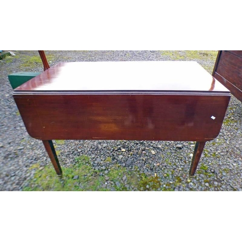 5097 - MAHOGANY TABLE ON SQUARE SUPPORTS WITH 2 LEAVES AND DRAWERS, LENGTH 101CM