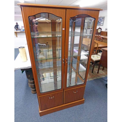 5570 - TEAK CABINET WITH 2 GLASS PANEL DOORS OVER 2 CUPBOARD DOORS - WIDTH 85CM