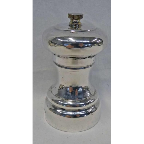 74 - MODERN SILVER PEPPER MILL - 10 CM TALL