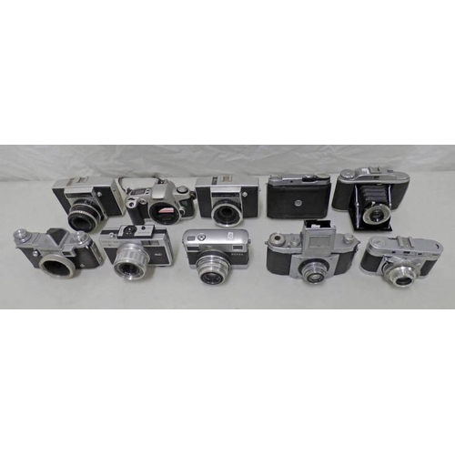 2020 - SELECTION OF 10 35MM SLR CAMERAS INCLUDING CANON 500N, RICOH 126 C AUTOMATIC, PRAKTINA II A AND OTHE... 