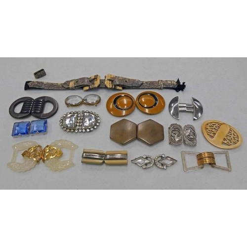 28 - SELECTION OF VARIOUS DECORATIVE CHROME, PASTE SET & OTHER BUCKLES