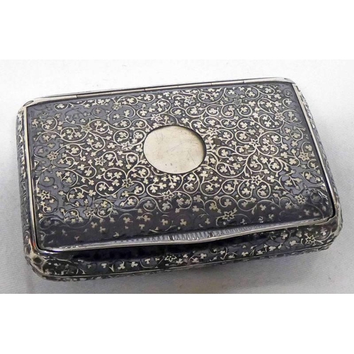 33 - CONTINENTAL SILVER NIELLO WORK SNUFF BOX WITH FOLIATE DECORATION