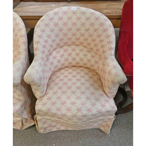 5025 - 21ST CENTURY TUB ARMCHAIR ON TURNED SUPPORTS 84CM TALL