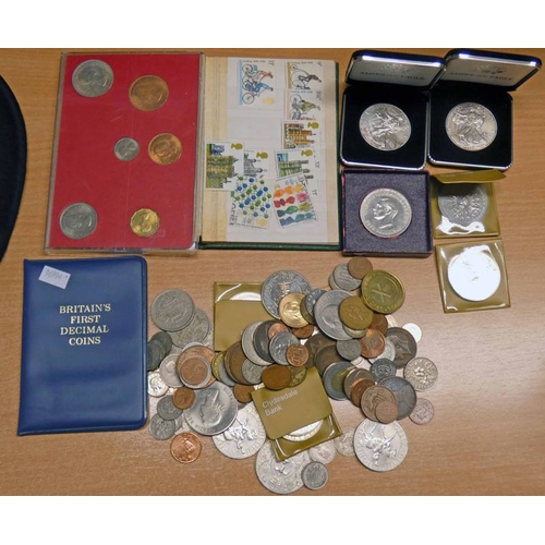 2425 - VARIOUS COMMEMORATIVE CROWNS, AMERICAN EAGLE PROOF DOLLARS, SMALL STAMP ALBUM, ETC