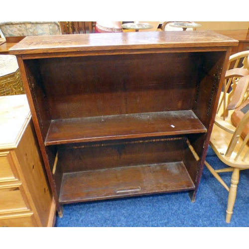 128 - OAK OPEN BOOKCASE 106CM TALL
