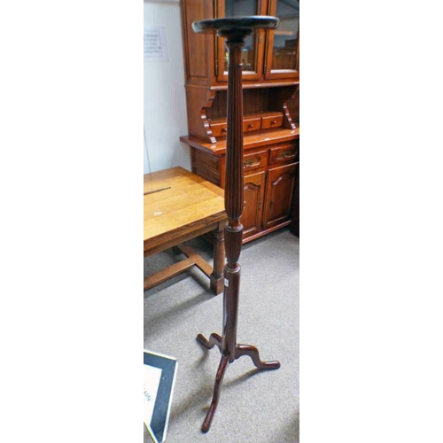153 - MAHOGANY TORCHERE WITH REEDED & TURNED COLUMN