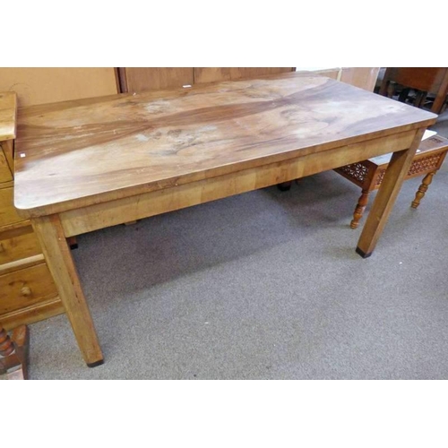 185 - EARLY 20TH CENTURY WALNUT TABLE ON SQUARE SUPPORTS, LENGTH 153CM