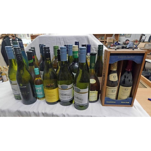 4008 - LARGE SELECTION OF VARIOUS WHITE WINES TO INCLUDE FERN BAY, SATYR, BLUE NUN, ETC