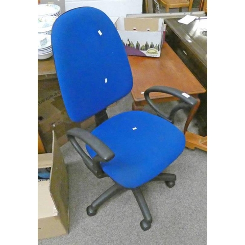 51T - OFFICE SWIVEL ARMCHAIR