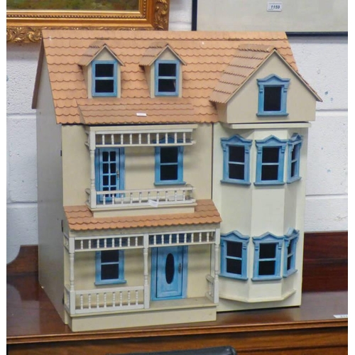 53 - DOLLS HOUSE - LENGTH 57 CMS