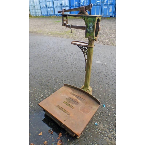 65G - LARGE METAL SHOP SCALES MARKED ''W & T AVERY MAKERS, LONDON & BIRMINGHAM