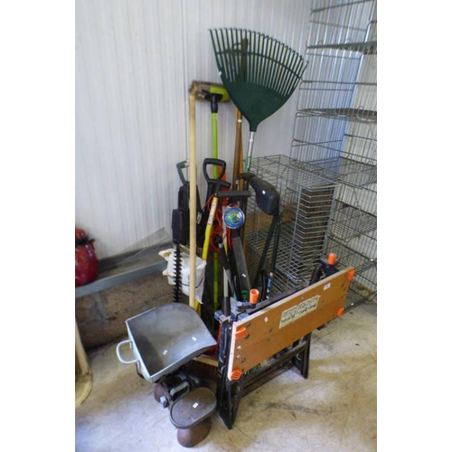 65L - VARIETY OF GARDEN TOOLS INCLUDING SHOVEL, RAKER, BRUSH ETC BLACK AND DECKER WORK BENCH, SET OF SHOP ... 