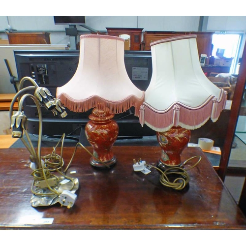 65O - 2 PORCELAIN TABLE LAMPS & METAL TABLE LAMP