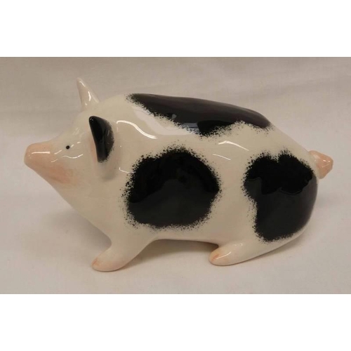 3030 - GRISELDA HILL BLACK AND WHITE POTTERY PIG - 16 CM LONG