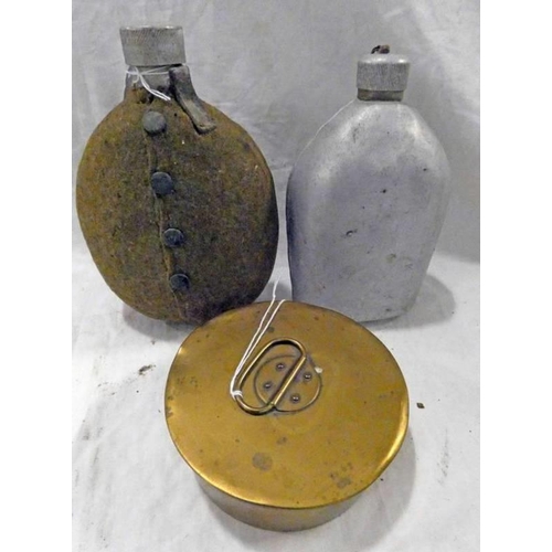 1104 - US LF & C 1918 CANTEEN, MERRIDALE WORKS WOLVERHAMPTON LIDDED CONTAINER & A CLOTH COVERED WORLD WAR O... 