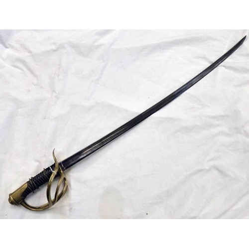 1250 - FRENCH HEAVY CAVALRY SWORD MARKED KLINGENTHEL 1826 WITH 97.2 CM LONG PIPE BACKED BLADE WITH ITS CHAR... 