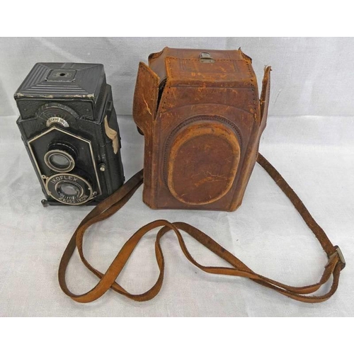 1297 - ZEISS IKON IKOFLEX CAMERA WITH NOVAR-ANASTIGMAT 1:4.5 F=8CM LENS IN LEATHER CASE