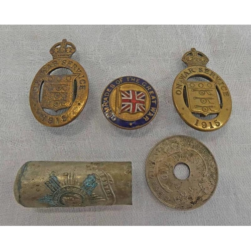 1334 - TWO 1915 ON WAR SERVICE BADGES, SCOTS GUARDS SWAGGER STICK TOP, COMRADE OF THE GREAT WAR BADGE & A B... 