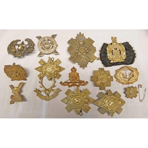 1419 - SELECTION OF CAP BADGES TO INCLUDE GLASGOW HIGHLANDERS 9TH BATTALION HIGHLAND LIGHT INFANTRY, KINGS ... 