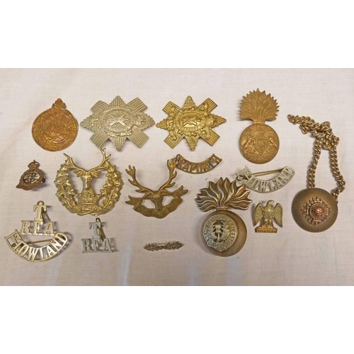 1422 - SELECTION OF CAP BADGES TO INCLUDE TERRITORIAL ROYAL FILED ARTILLERY 1ST LOWLAND, GORDON HIGHLANDERS... 