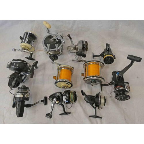 1557 - SELECTION OF SPINNING, MULTIPLIER AND OTHER REELS TO INCLUDE HARDY ''THE ALTEX'' NO 2, WINFIELD INTE... 