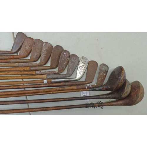 1632 - SELECTION OF HICKORY SHAFTED GOLF CLUBS TO INCLUDE BEN SAYERS IRON, SIMPSON CARNOUSTIE ETC