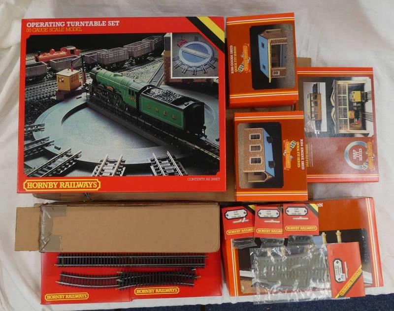 Hornby model train sales accessories