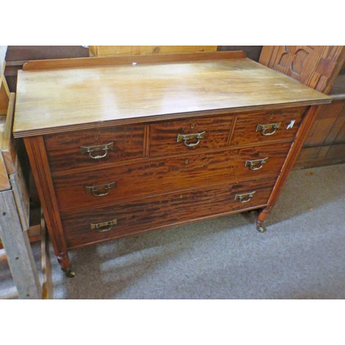 5020 - EARLY 20TH CENTURY WALNUT CHEST OF 3 SHORT OVER 2 LONG DRAWERS ON TURNED SUPPORTS, WIDTH 122CM X HEI... 