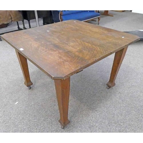 5026 - EARLY 20TH CENTURY OAK DINING TABLE ON SQUARE SUPPORTS, LENGTH 104CM