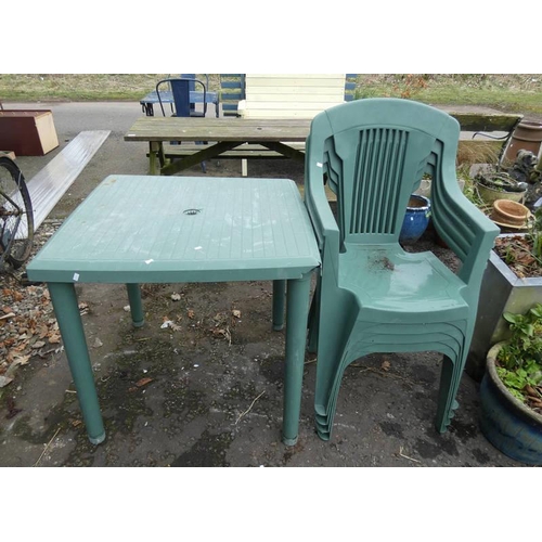 5065F - PLASTIC GARDEN TABLE AND 4 PLASTIC GARDEN ARMCHAIRS LENGTH 72 CM