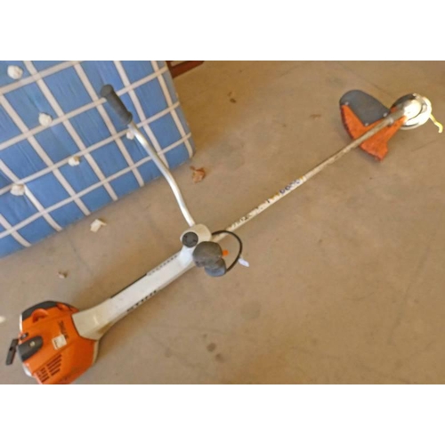 6032 - STIHL FS410C-EM SCRUBCUTTER 40CC PROFESSIONAL BRUSH CUTTER/STRIMMER WITH HARNESS **THIS LOT WILL BE ... 