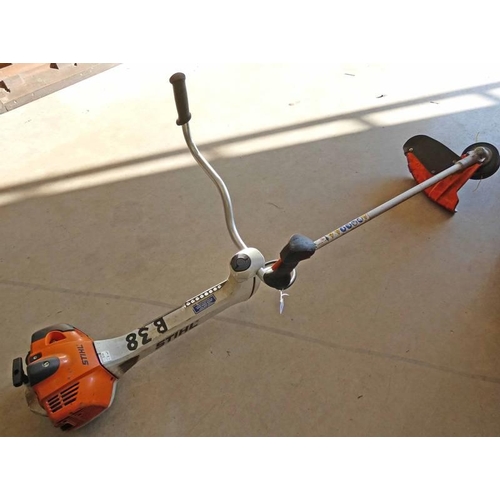 6035 - STIHL FS410C-EM SCRUBCUTTER 40CC PROFESSIONAL BRUSH CUTTER/STRIMMER WITH HARNESS **THIS LOT WILL BE ... 