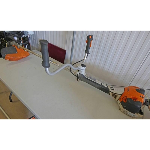 6037 - STIHL FS410C-EM SCRUBCUTTER 40CC PROFESSIONAL BRUSH CUTTER/STRIMMER WITH HARNESS **THIS LOT WILL BE ... 