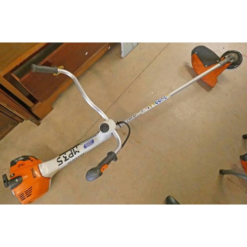 6044 - STIHL FS410C-EM SCRUBCUTTER 40CC PROFESSIONAL BRUSH CUTTER/STRIMMER WITH HARNESS **THIS LOT WILL BE ... 