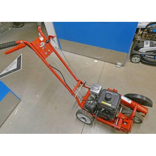 6091 - BUSHRANGER EDGER 4 STOKE LAWN EDGING MACHINE **THIS LOT WILL BE SOLD + VAT ON THE HAMMER**