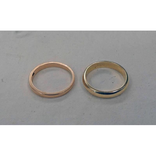 681 - 2 X 9CT GOLD WEDDING BANDS - 6.2G RING SIZE Q/R