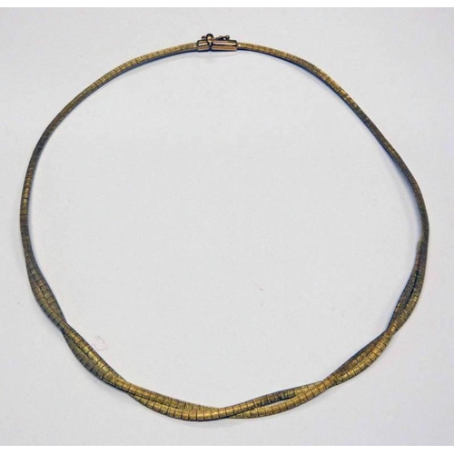 95 - 9KT GOLD FLAT LINK TWIST NECKLACE - 16.8G