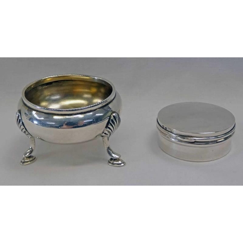 97 - VICTORIAN SILVER CIRCULAR SALT ON 3 SHAPED SUPPORTS, SHEFFIELD 1856& SILVER CIRCULAR TRINKET BOX, BI... 